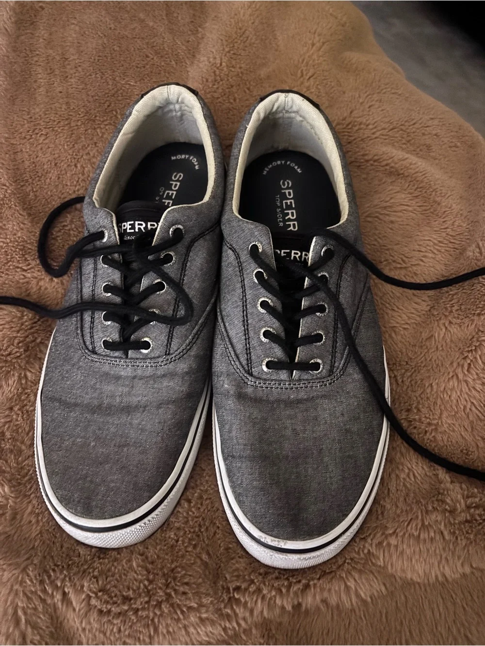 Sperry Men's Gray Canvas Boat Sneakers with Black Laces. 11.5.